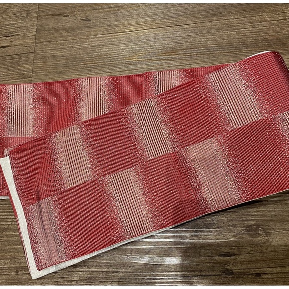 NWOT Obi 新品 帯 Kimono's Tie Red Silver Glitter Sparkle - Picture 2 of 3